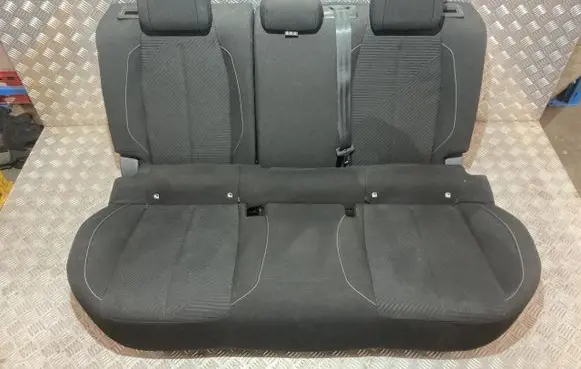 Peugeot 308 Second row seats PK17453