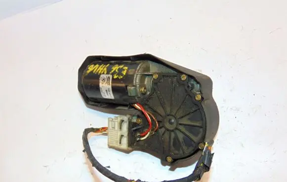 BMW 3 E36 Wiper motor 61638363512 8363512 67638363513