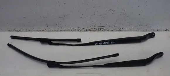 Peugeot 208 Front wiper blade arm 9822931880