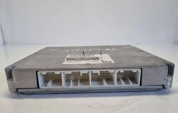 Toyota Avensis T250 Engine control unit/module 8966105820 1758007372 MB1758007372