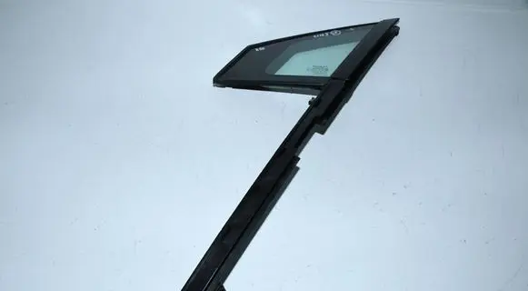 Renault Clio V Front door window glass four-door 802633649R