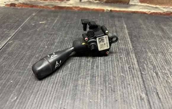 Mercedes-Benz CLS C219 Steering wheel adjustment handle/lever A1715402945