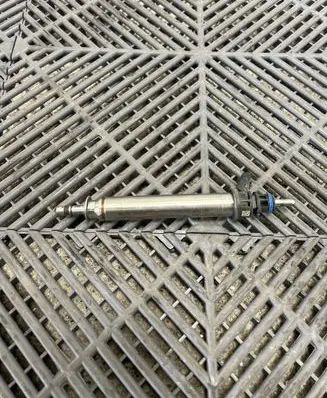Mercedes-Benz GLC X253 C253 Fuel injector A2560700187
