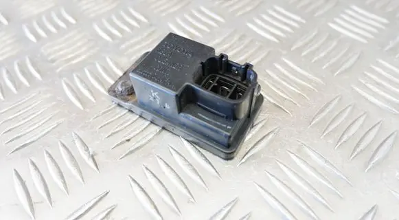 Toyota Land Cruiser (J120) Light washer relay 8594260020