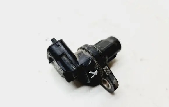 Mercedes-Benz C W204 Crankshaft position sensor 0232103050 A0041539628