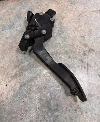 Subaru Legacy Accelerator throttle pedal 36010AG140 09N27C0042 1988007120