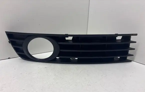 Audi A4 S4 B6 8E 8H Front fog light trim/grill 8E0807682A
