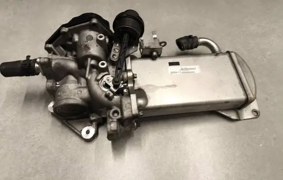 Audi A4 S4 B8 8K EGR valve cooler 03l131512dn X52028