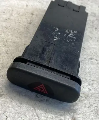 Volvo V70 Hazard light switch 9459071