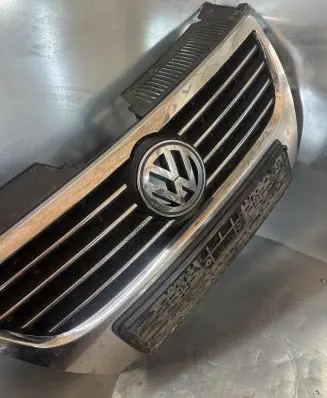 Volkswagen PASSAT B6 Dash center air vent grill