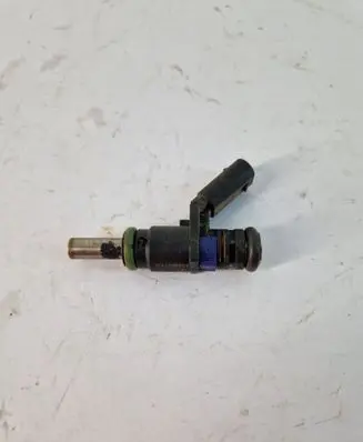 Mercedes-Benz B W245 Fuel injector A0000788749