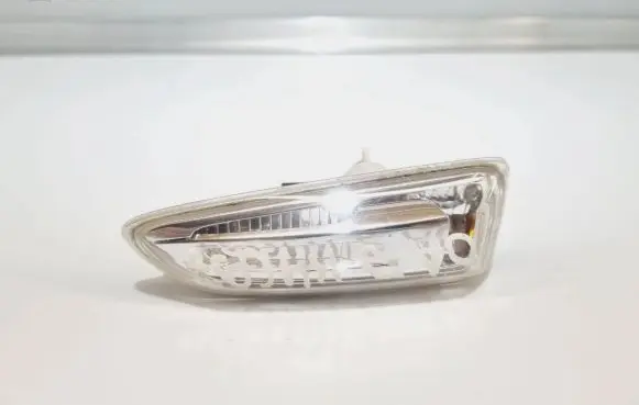 Opel Astra J Front fender indicator light 13273103