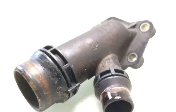 BMW 5 E39 Engine coolant pipe/hose 2247744