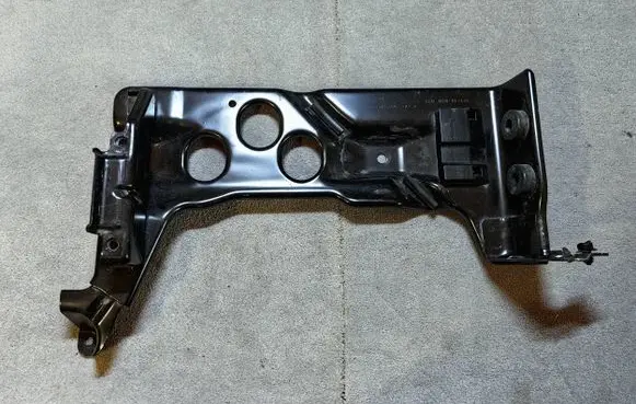 Other engine bay part