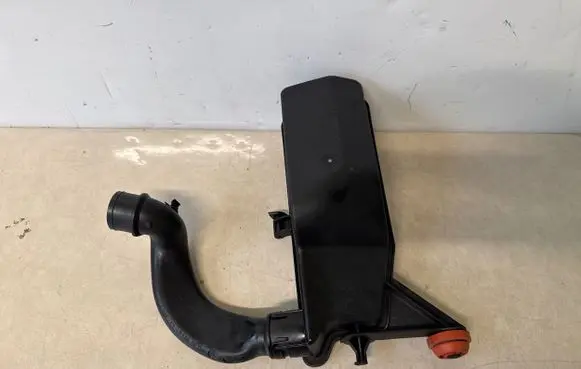 BMW 6 G32 Gran Turismo Intake resonator 8575040