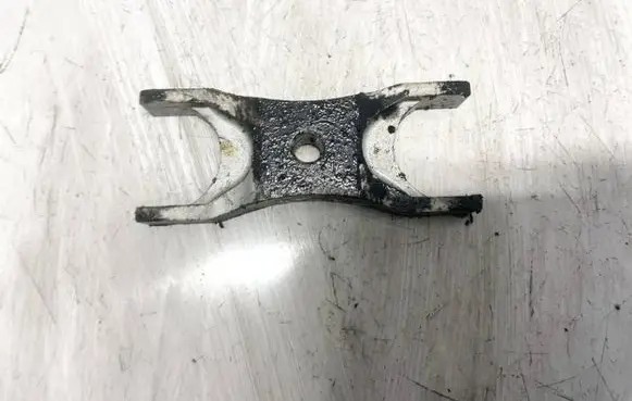 Skoda Superb B6 (3T) Fuel Injector clamp holder 03L216A