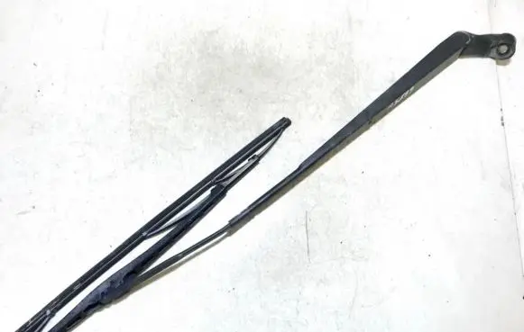Toyota Yaris Front wiper blade arm