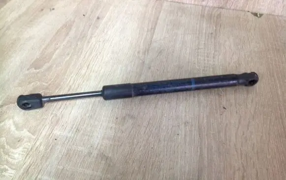 Audi A6 S6 C6 4F Tailgate/trunk strut/damper 4F5827552B