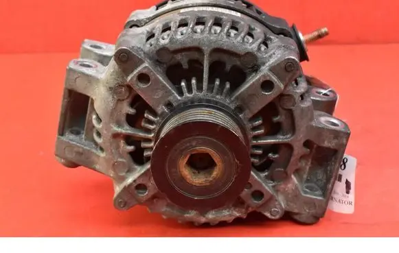 Jeep Grand Cherokee Generator/alternator P04801835A