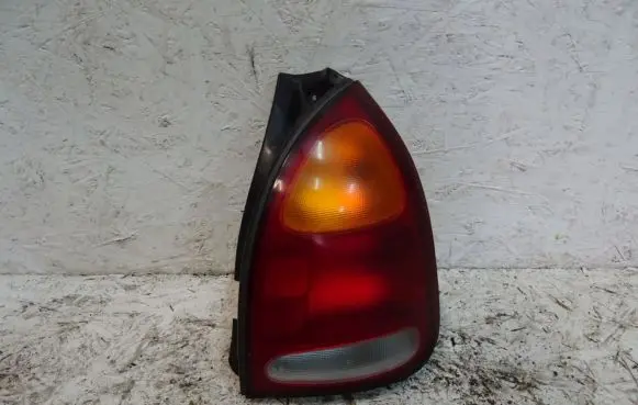 Hyundai Lantra II Rear/tail lights