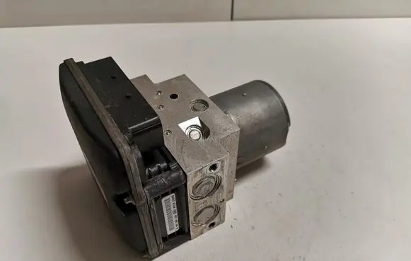 BMW X5 E70 ABS Pump 6798284