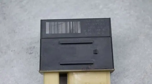 Citroen C6 Glow plug pre-heat relay 9662570880