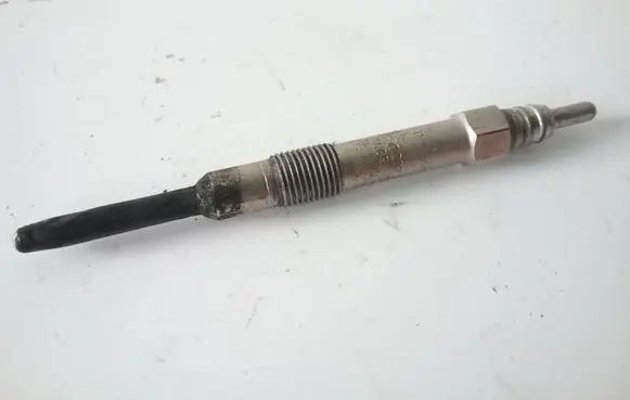 Opel Zafira B Glow plug 55200817 0250202132