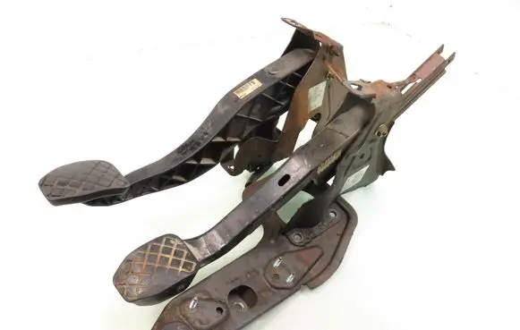 Volkswagen Transporter - Caravelle T5 Pedal assembly 7H1721057 7H1721059E