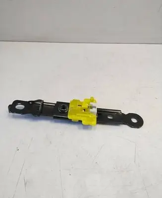 Hyundai ix35 Seat belt adjustment rail HS821205H11161