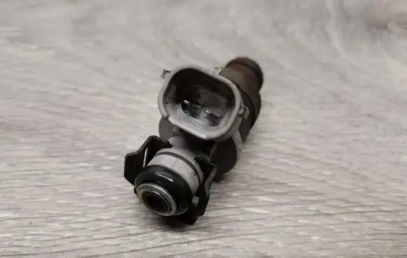 Mitsubishi Colt Fuel injector MR988977