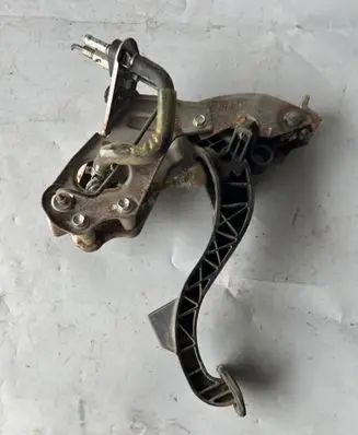 Toyota Land Cruiser (J120) Clutch master cylinder 