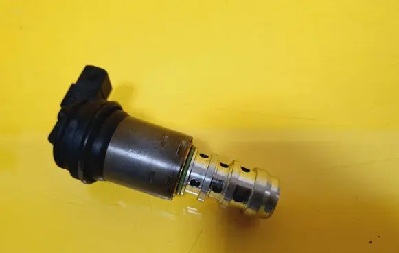 BMW 3 E46 Camshaft vanos timing valve 1707323-10
