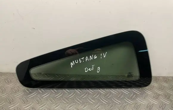 Ford Mustang V Rear side window