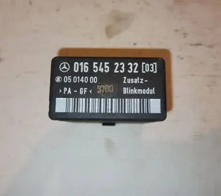 Mercedes-Benz Vito Viano W638 Coolant fan relay 0165452332 05014000 016545233203
