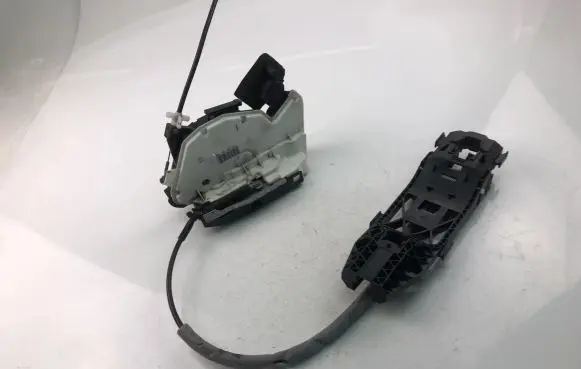 Volkswagen Polo V 6R Front door lock 6R4839015A