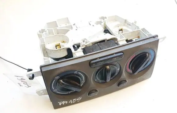 Mazda Premacy Climate control unit cb08a