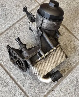Opel Astra J Oil filter mounting bracket Y2523001 1075513S01 1075513