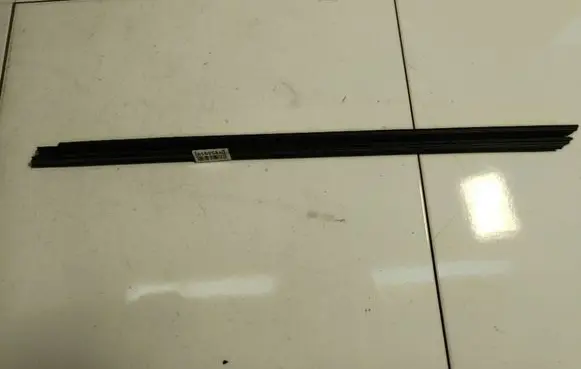 Peugeot 407 Front door glass trim molding 