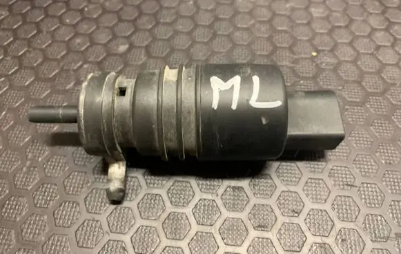 Mercedes-Benz ML W163 Windscreen/windshield washer pump