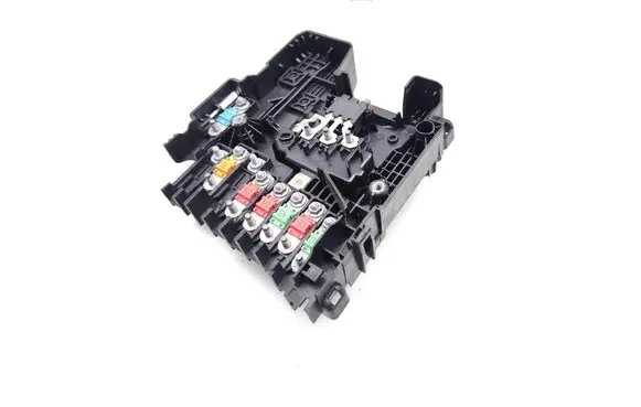 Peugeot Traveller Fuse module 9831821480