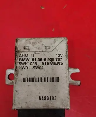 BMW 5 E39 Tow bar trailer control unit/module 6908767 61356908767 A490103