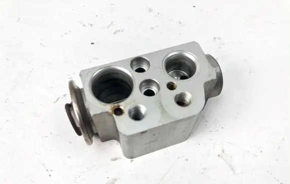 Air conditioning (A/C) expansion valve