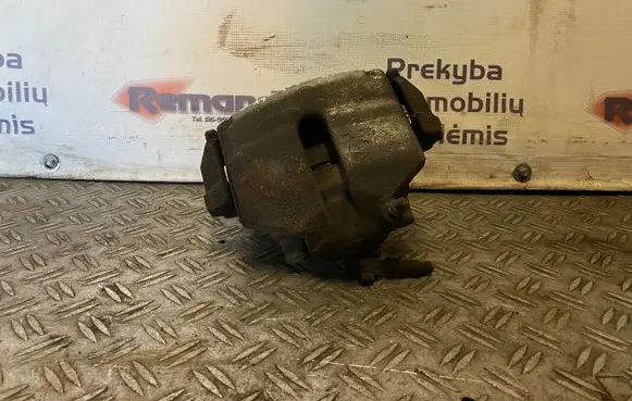 Volkswagen PASSAT CC Front brake caliper