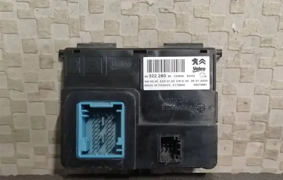 Citroen C3 Climate control unit 9832228080