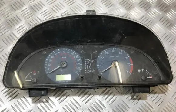 Citroen Xsara Speedometer (instrument cluster) 216530840 p9643206380