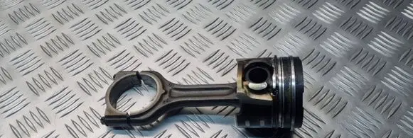 Ford Focus Piston with connecting rod