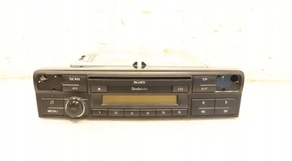 Skoda Octavia Mk2 (1Z) Radio/GPS head unit trim 