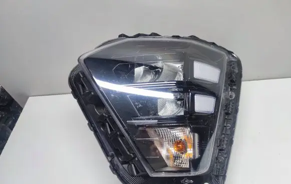 Hyundai Kona II Headlight/headlamp 92101BE050