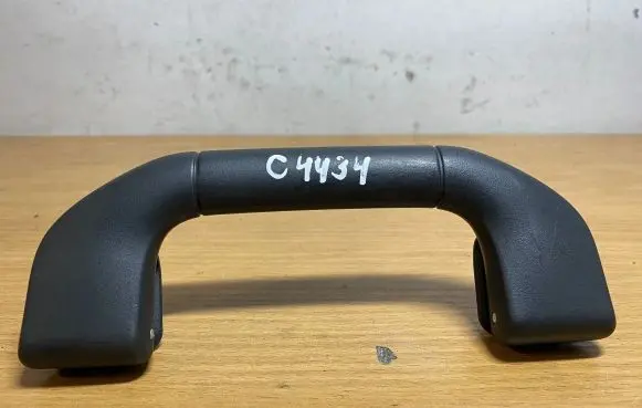 Mercedes-Benz E W212 Front interior roof grab handle A2048100051 C4434
