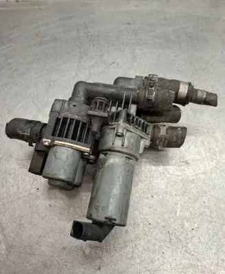 Mercedes-Benz S W220 Coolant heater control valve 2208300184